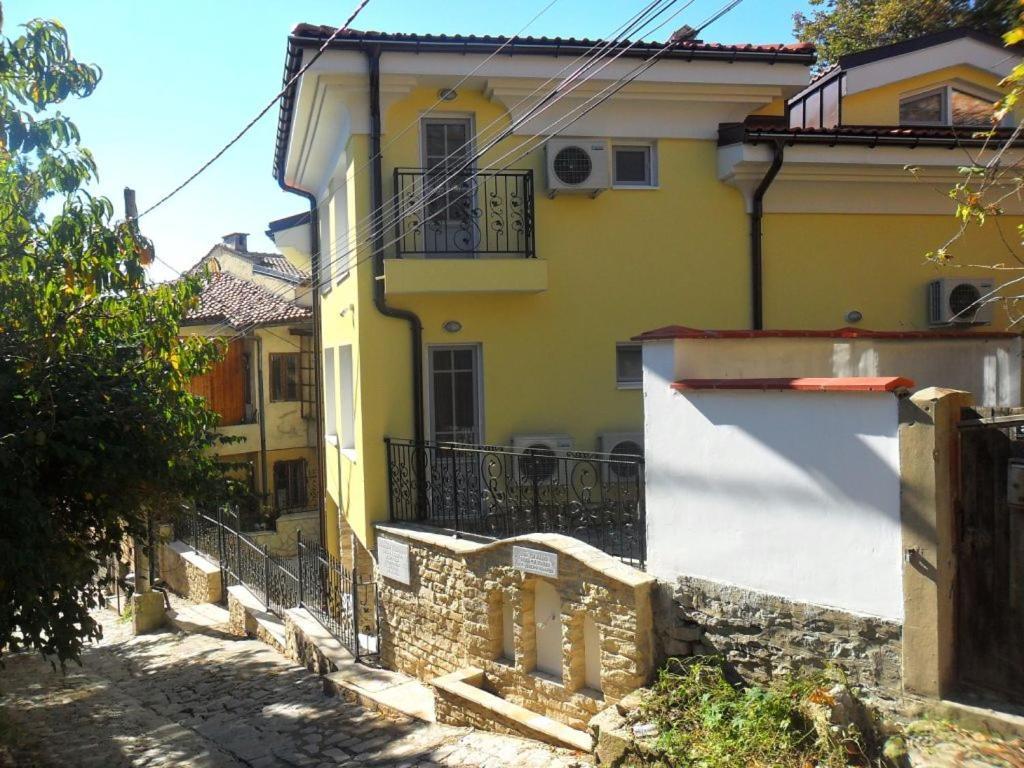 Къщата С Чешмата Veliko Tarnovo Exterior foto