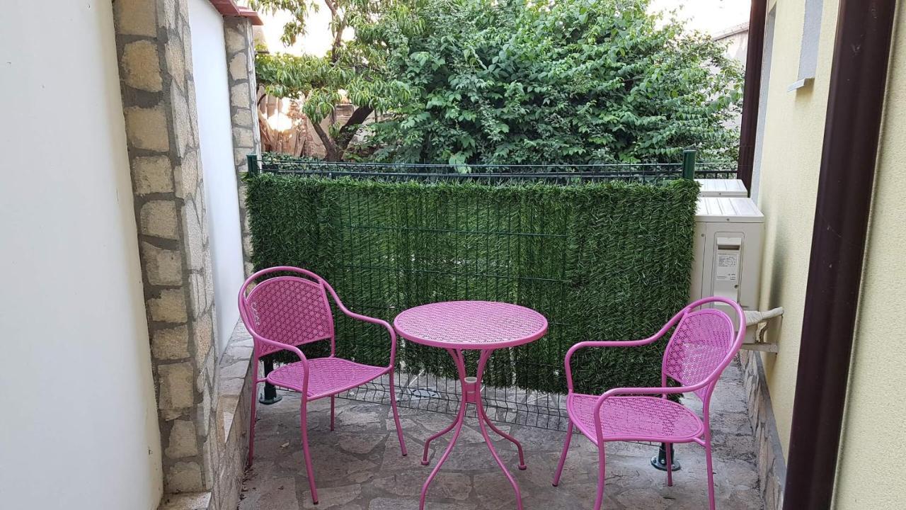 Къщата С Чешмата Veliko Tarnovo Exterior foto