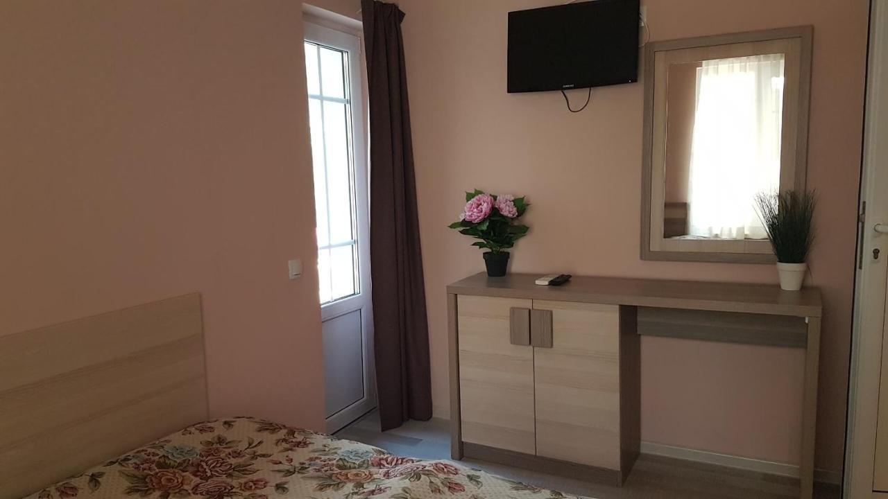 Къщата С Чешмата Veliko Tarnovo Exterior foto